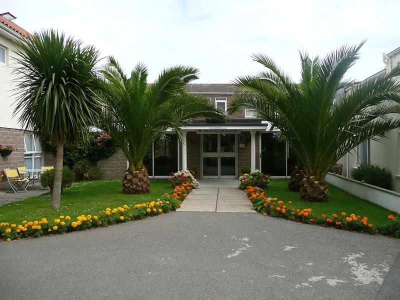 Beachcombers Hotel Grouville Εξωτερικό φωτογραφία