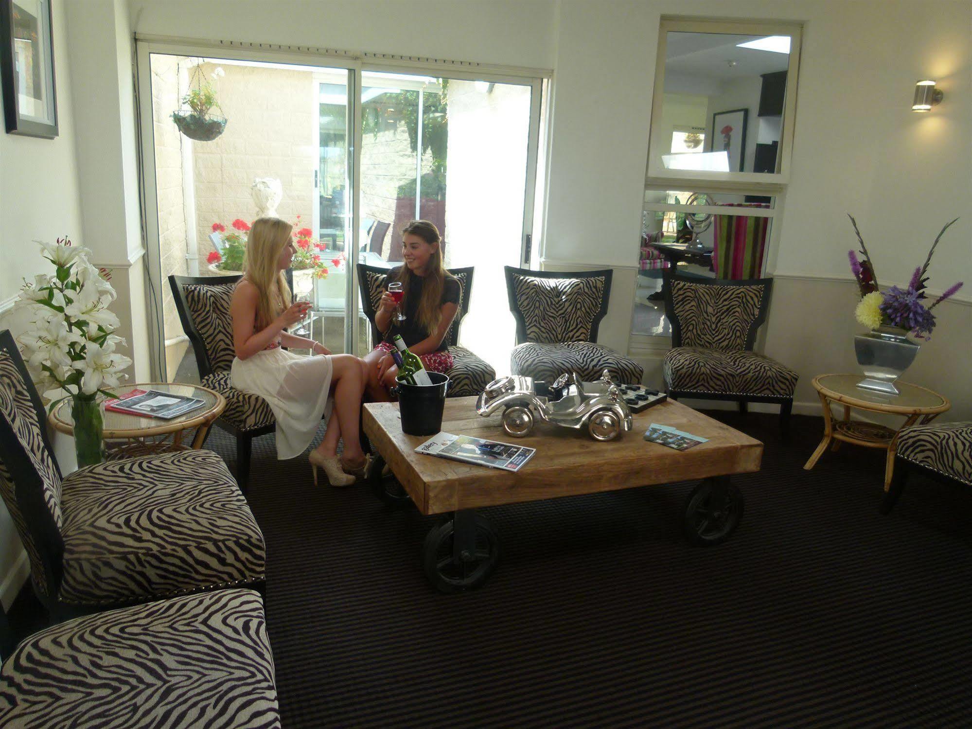 Beachcombers Hotel Grouville Εξωτερικό φωτογραφία