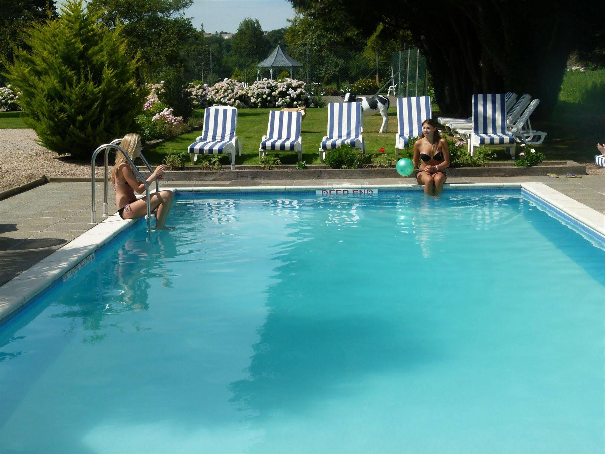 Beachcombers Hotel Grouville Εξωτερικό φωτογραφία