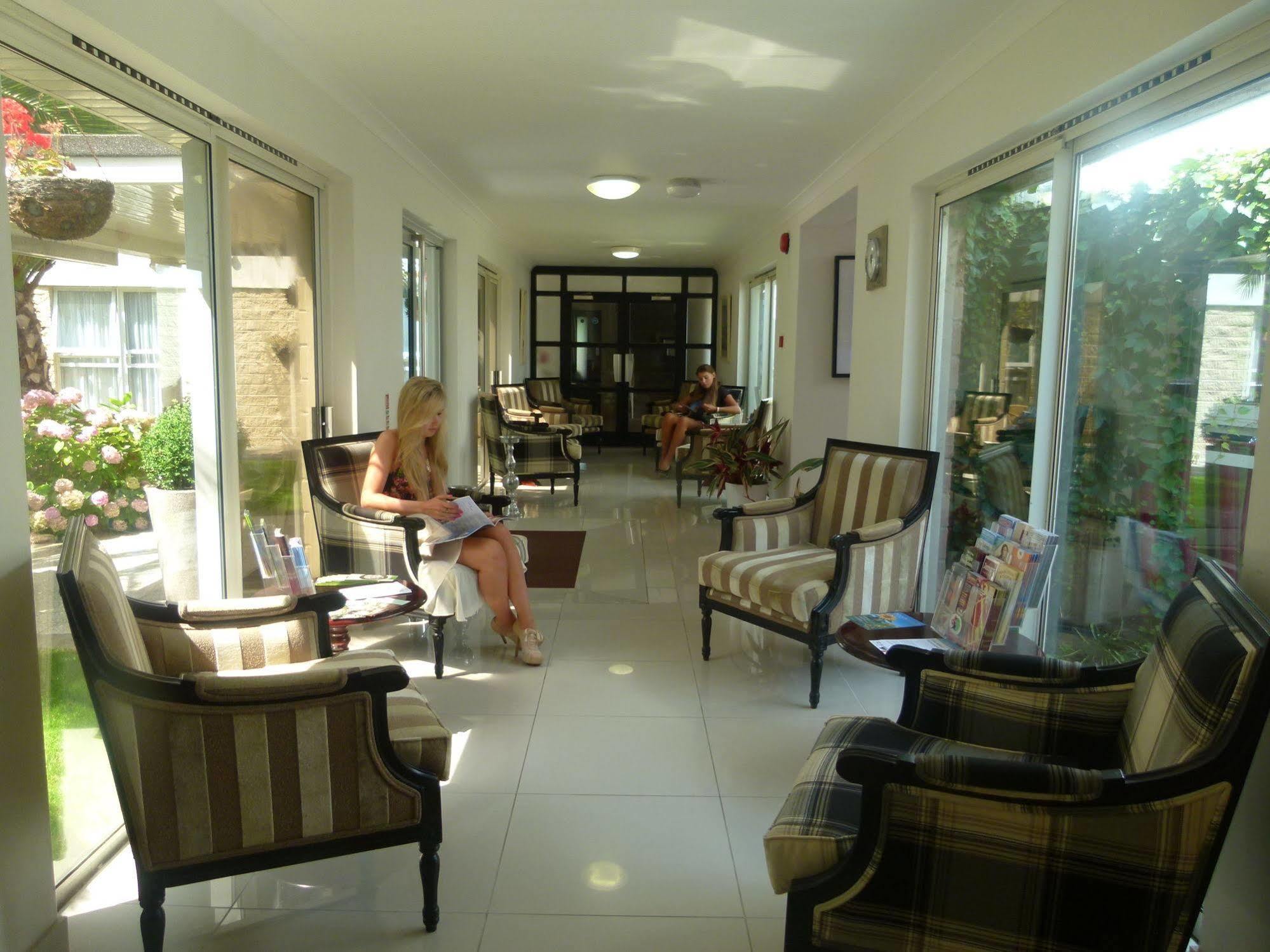 Beachcombers Hotel Grouville Εξωτερικό φωτογραφία
