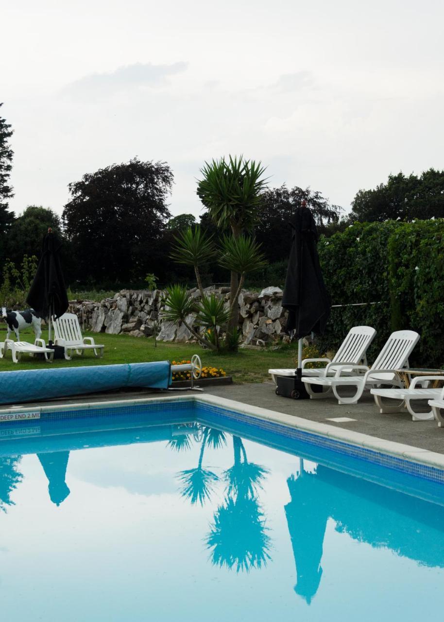 Beachcombers Hotel Grouville Εξωτερικό φωτογραφία