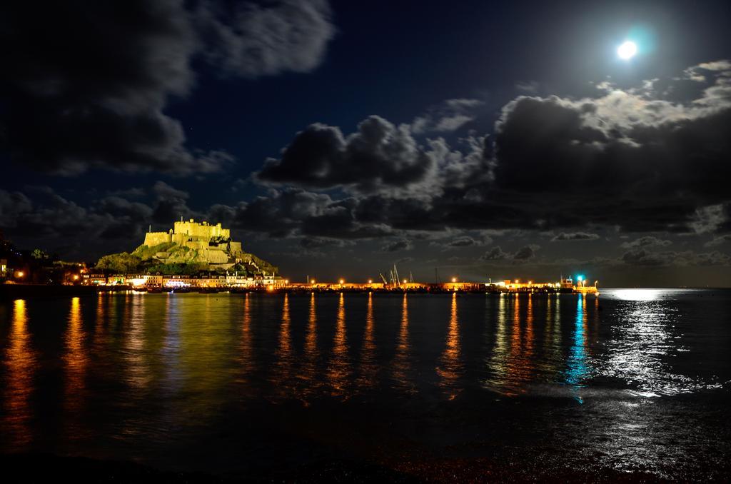 Beachcombers Hotel Grouville Εξωτερικό φωτογραφία