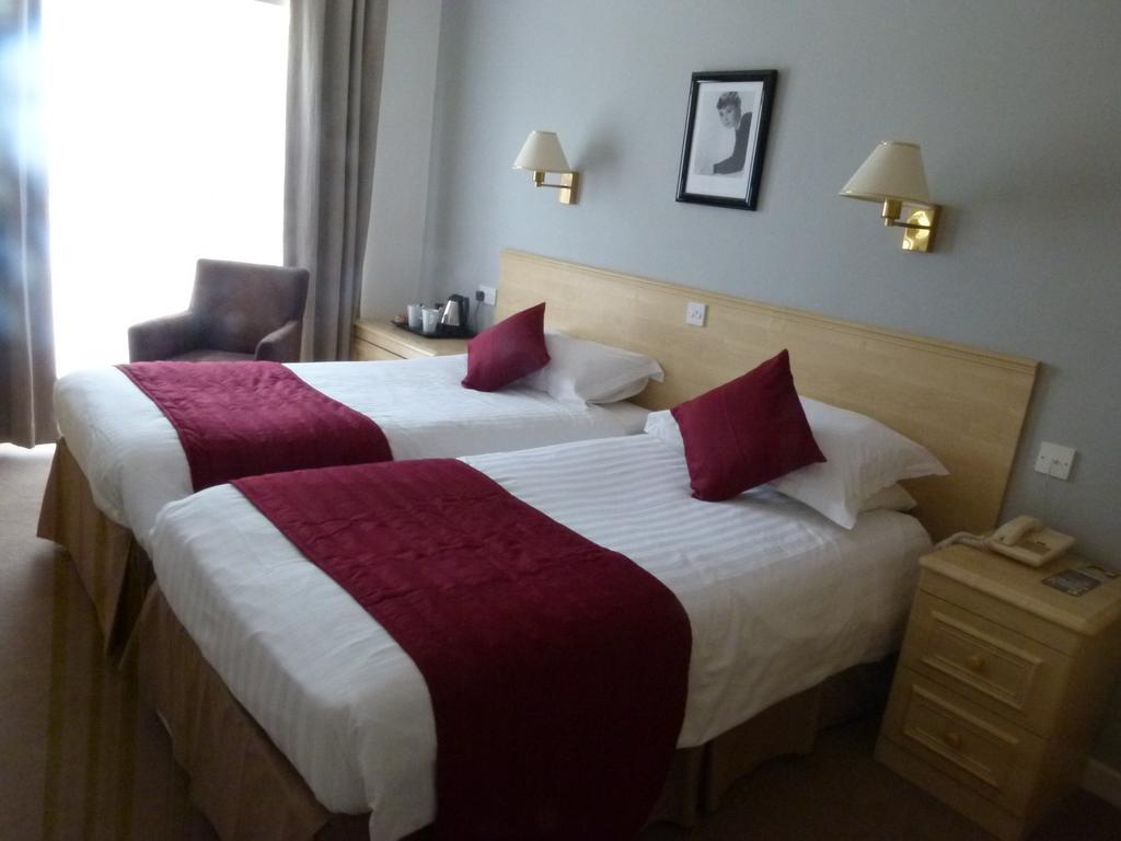 Beachcombers Hotel Grouville Εξωτερικό φωτογραφία